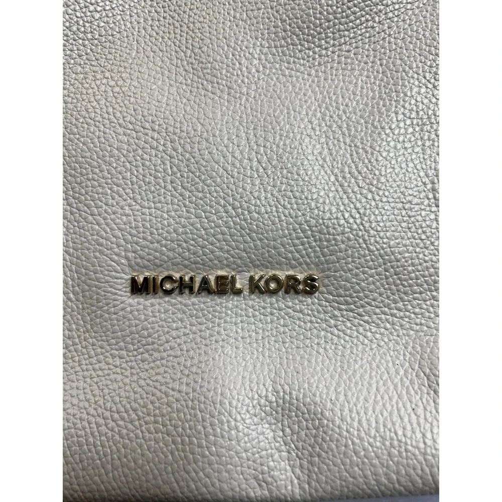 Michael Kors Leather Ivory Pebbled Shoulder Bag Gold Hardware Zip Inner Pockets